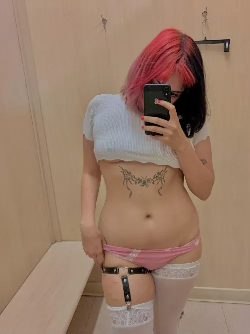 get on your knees by loisfromfamilyguy