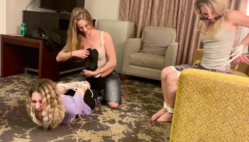 Get ready for Thanksgiving with a classic! Trussed Turkeys HD with @kodyevans21 @LondonEvans19 by tiedtales