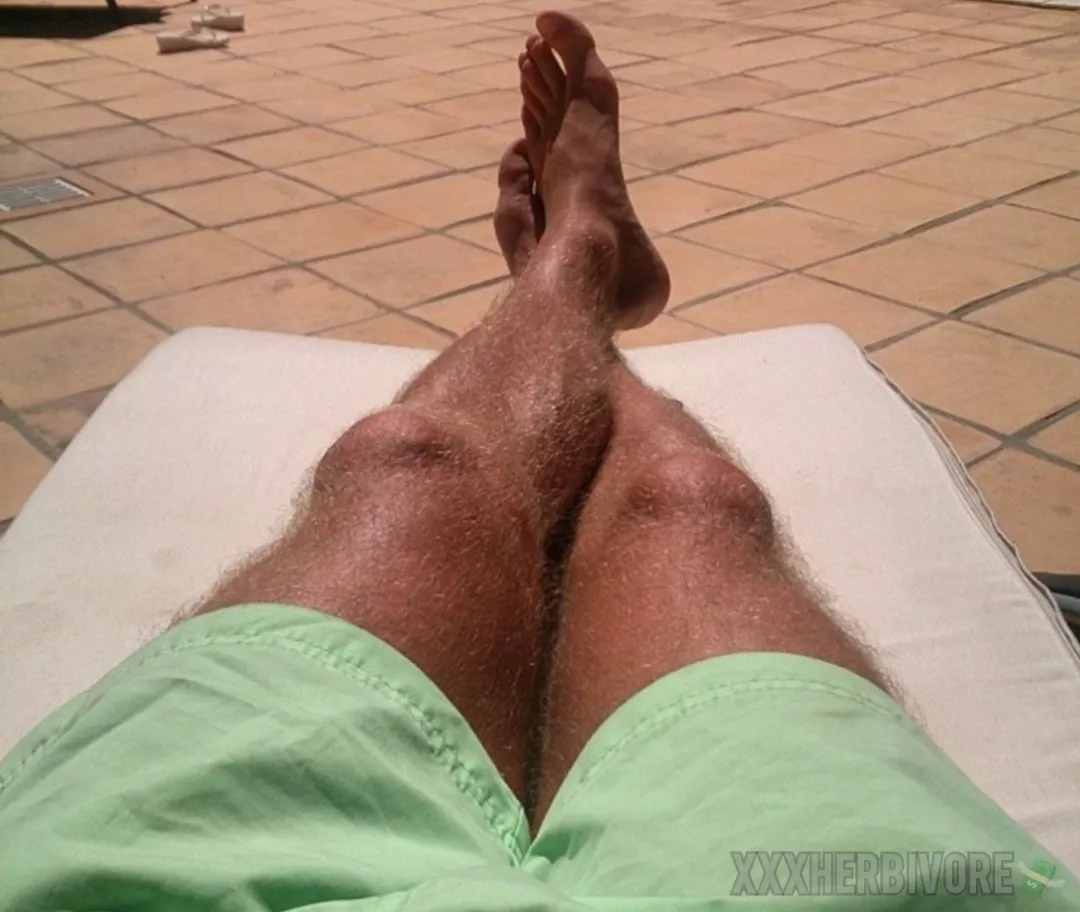 Get where you belong and serve me 😈 posted by XXXHERBIVORE