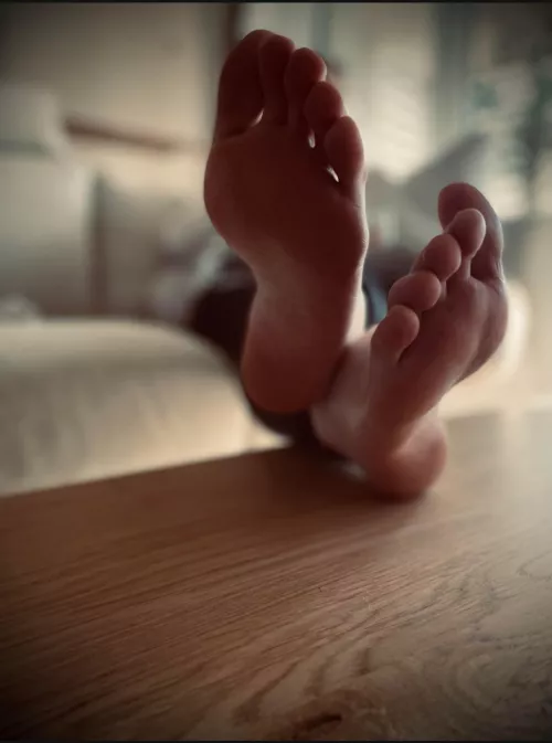 Get your valentine's kisses 💋 dms open by hotfeetandtoes