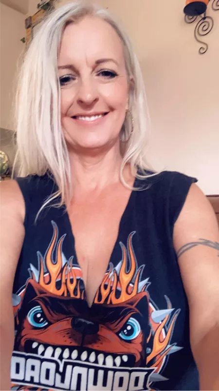 Get yourself a mature rock chick - we’re the hottest!! by Natasha_Saunders