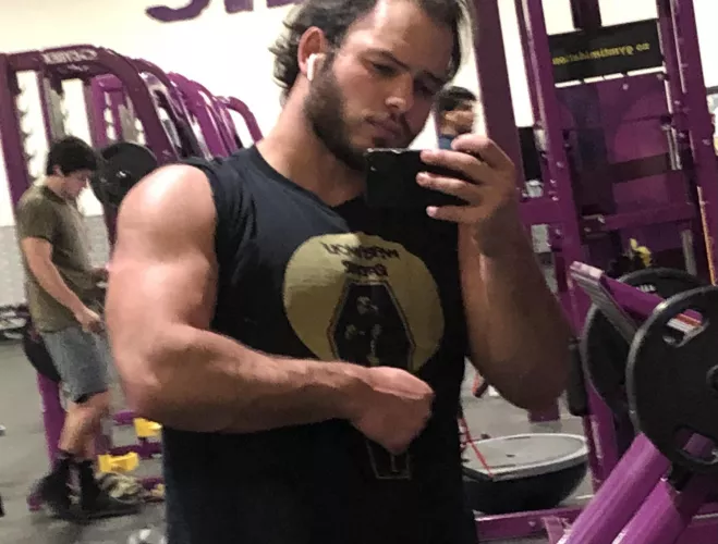 Gettin thicc by TristanMoreau