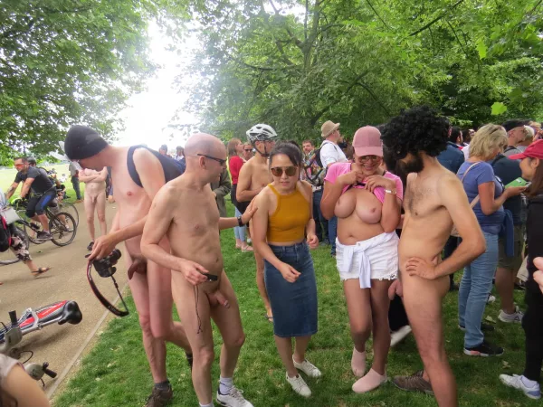 Getting a good look by daverobertsSPH