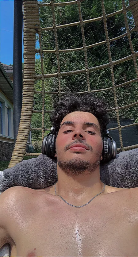 Getting a tan 😌 by Itsthatburritoboy