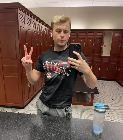 Getting back to the gym after Christmas lazy-time by Brittleskittles7