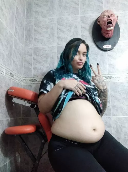 Getting bigger, belly growing ♥ ️ Instagram and kik: @kg.belly by karlagonqui