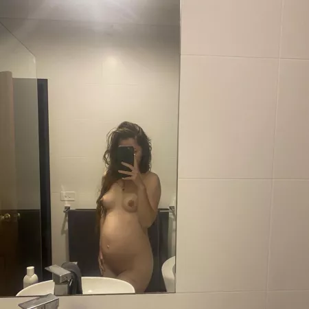 Getting bigger by the day🤪 (F19) watch me grow 🔗 link in comments by jessiedownunder