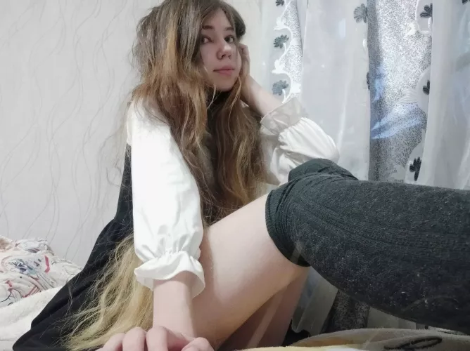 getting cold!~ soo time for thigh highs stockings >:3 by pittoreneko