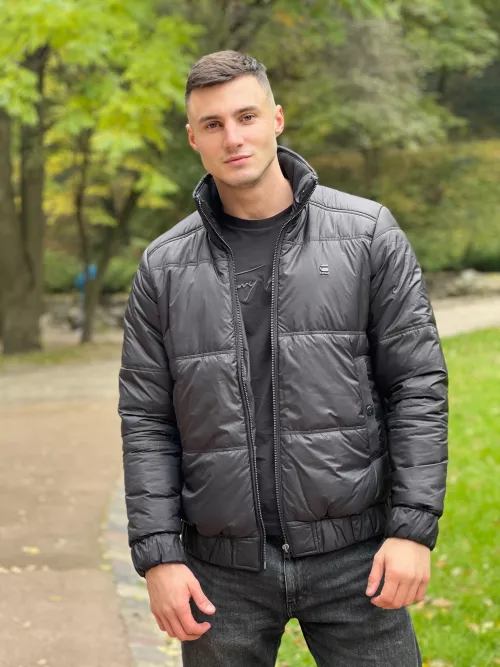 Getting colder here 🍂 what do u do to keep warm ? by Max_barz