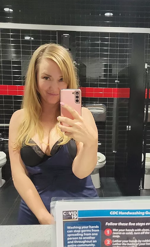 Getting my car worked on. Wish one of these hotties would work on me! 😉 [F47] posted by Crystal_Sunshine_