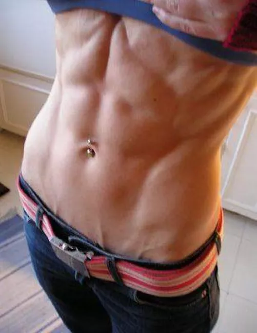 Getting my much wanted lower ab veins😍😍😍 Training has me going hard for this weeks four 4 day Competition. by Dreamland_1999