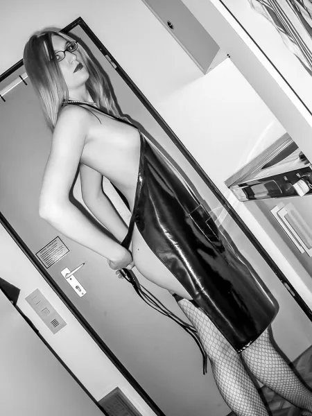 Getting on a black pvc apron by pixelshooter75