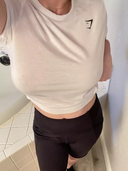 Getting ready (f)or a post gym shower. by gitty22