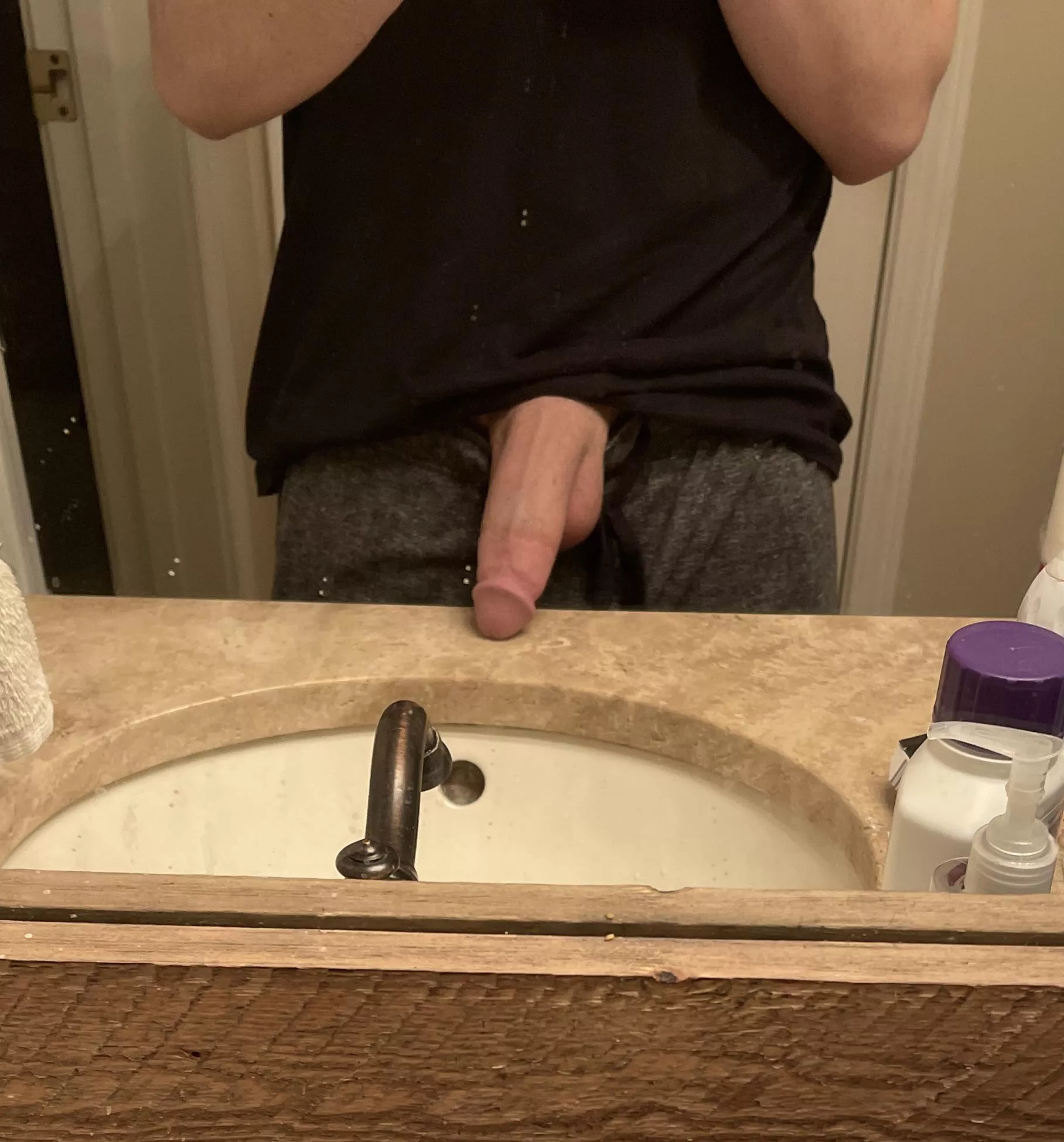 Getting ready for the day😉 posted by Jblue6964