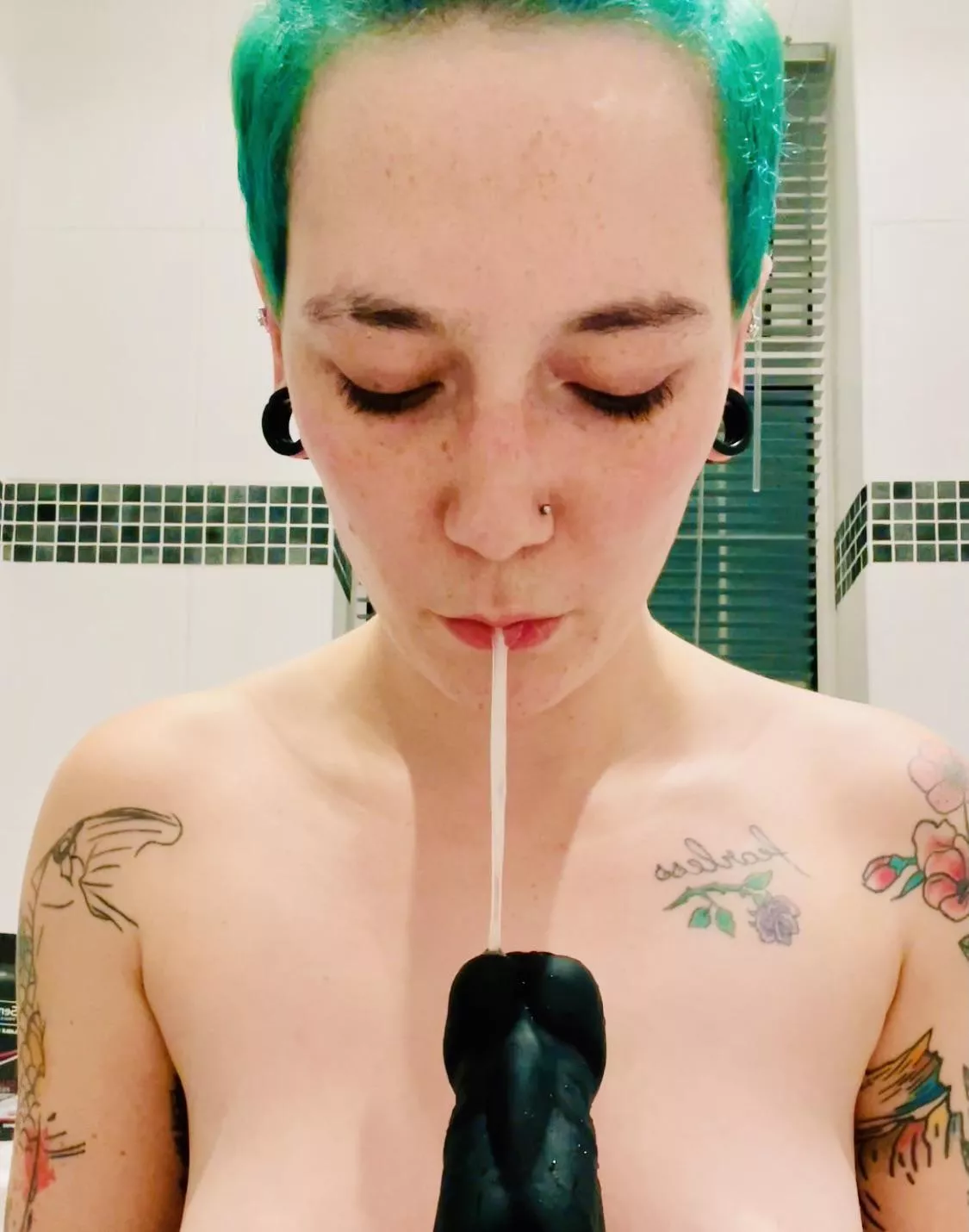 Getting ready to fuck my pretty little mouth posted by twinxxi