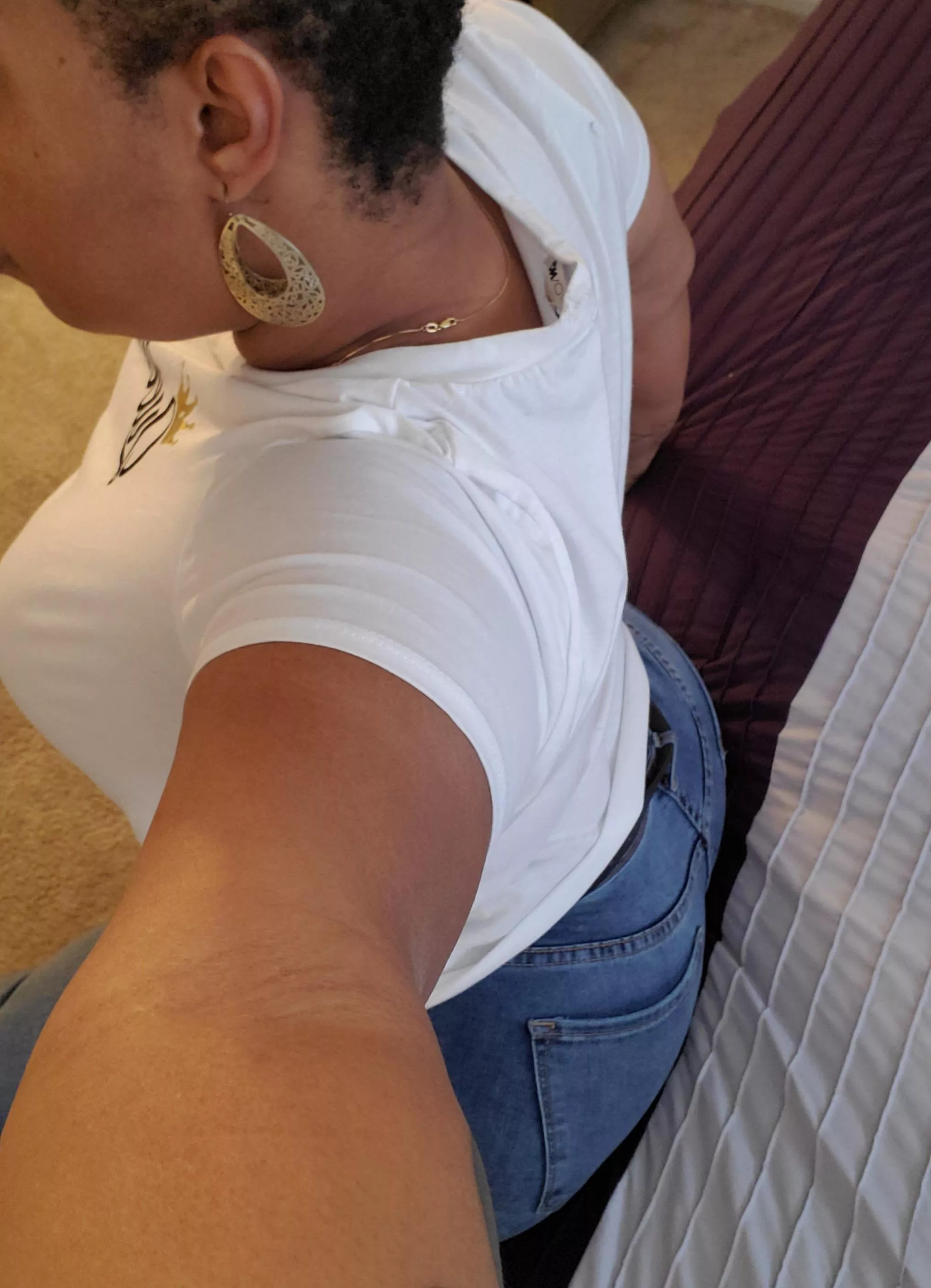 Getting ready to hand out with my favorite ladies!! posted by Comeplaywitme25