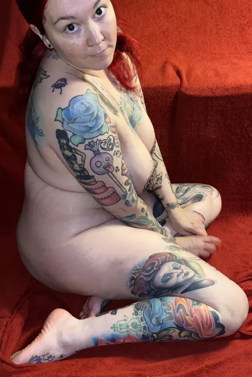 Getting ready to show off my mombod for Christmas by Nearby-Ad-8304