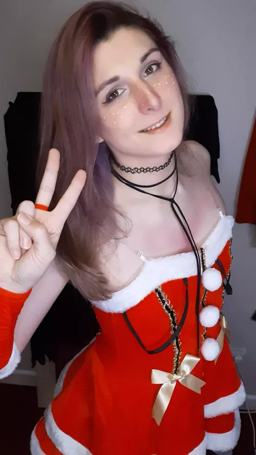 GETTING READY TO TRESPASS ON EVERY HOME IN THE WORLD TO LEAVE AN ORANGE IN YOUR GIANT SOCK. by Tonouda