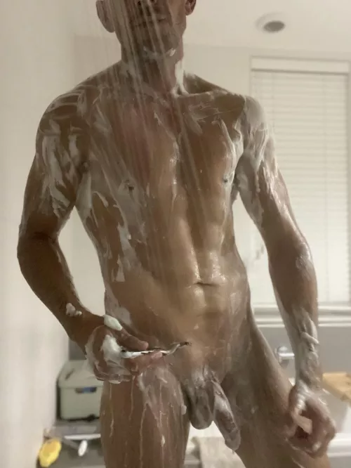 Getting smooth and soft to rock the weekend hard….❤️ by Galdeau