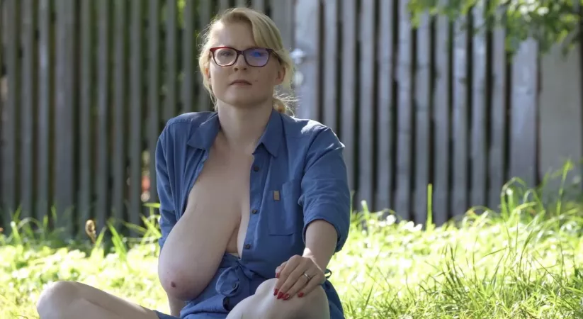 Getting some air 🤤 by TheOne82