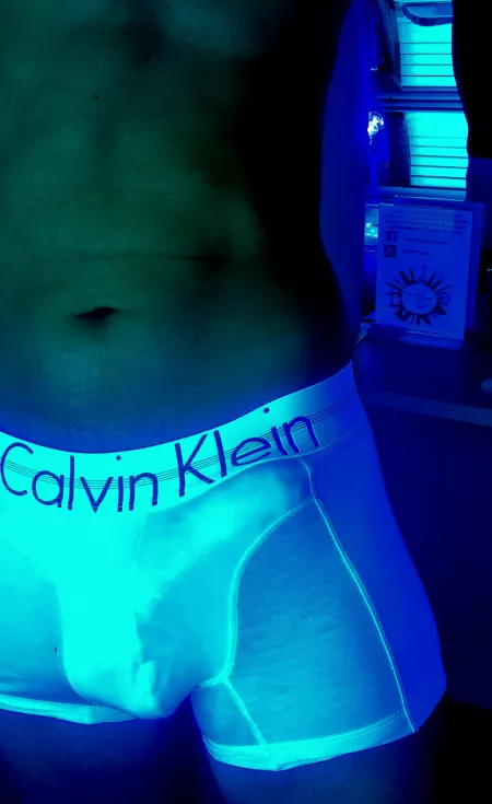 Getting some tan before holiday ☺️ by realdupel