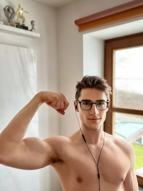 Getting stronger :) by jonasheimof