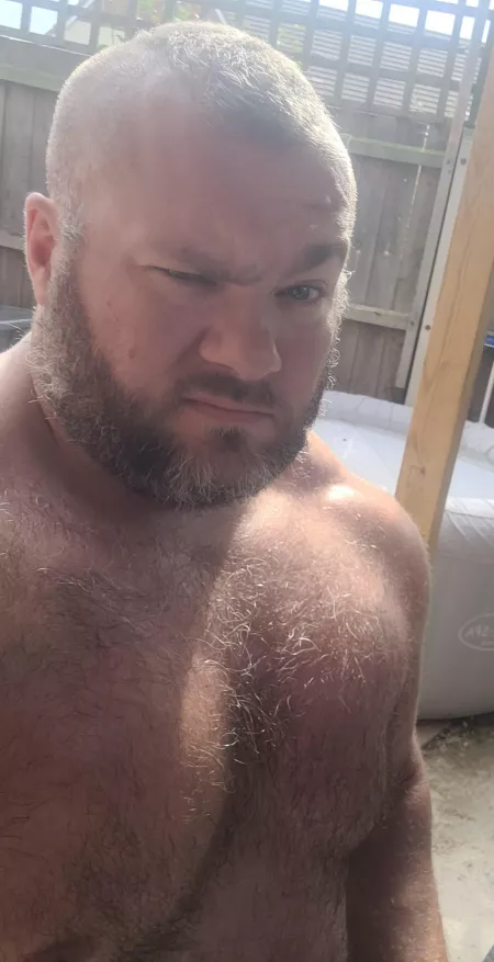 Getting the last bit of sunshine! by strongdickie