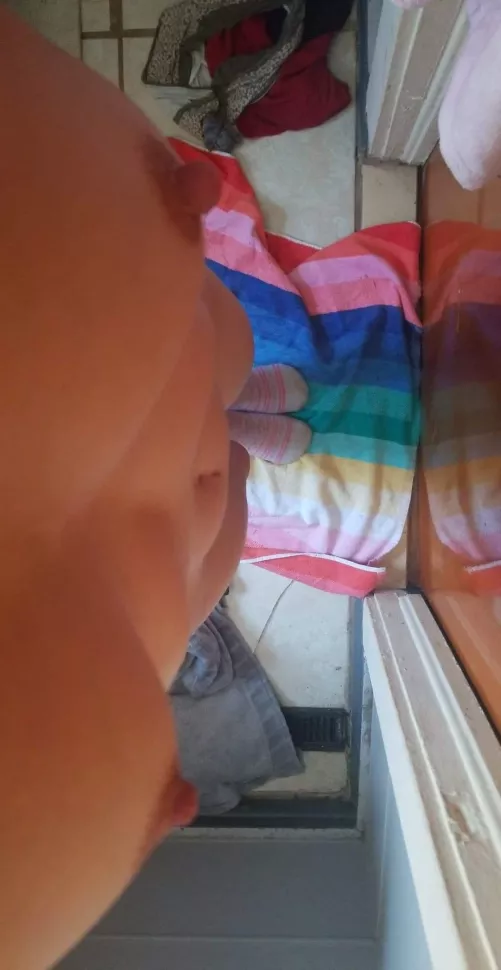 Getting wet and sudzy, wanna help? by mayflypixie