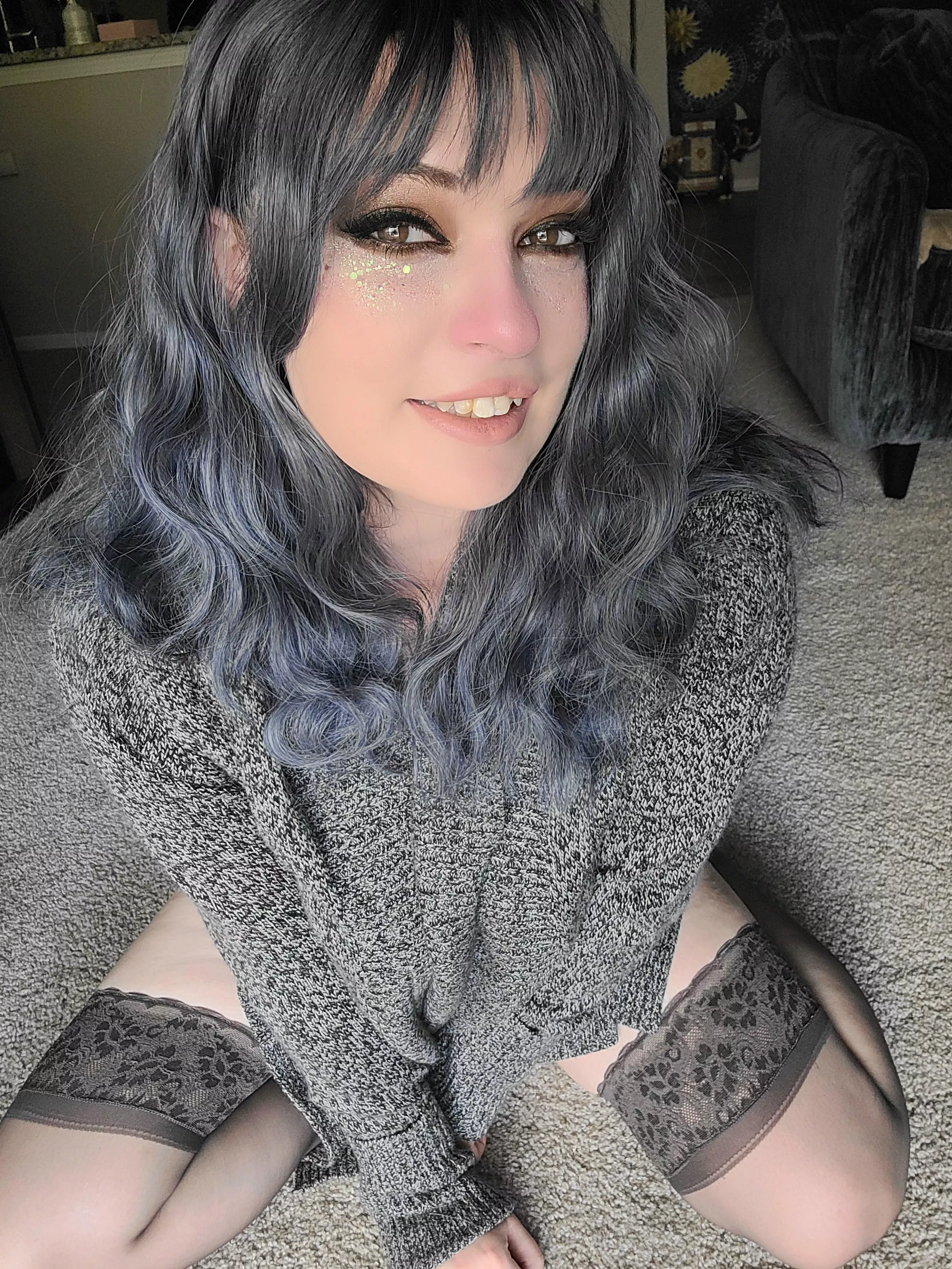 [GFE] Nerdy alt girl next door available for GFEs! 💖 Let's get to know each other 💙 posted by Lilah_Vale