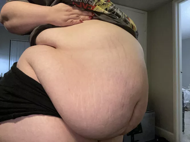 GF’s belly hang update :) by Belly666