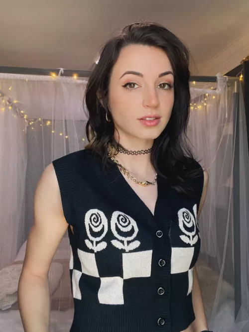 Gibi looking mighty good and perfect to dom me by avdd4