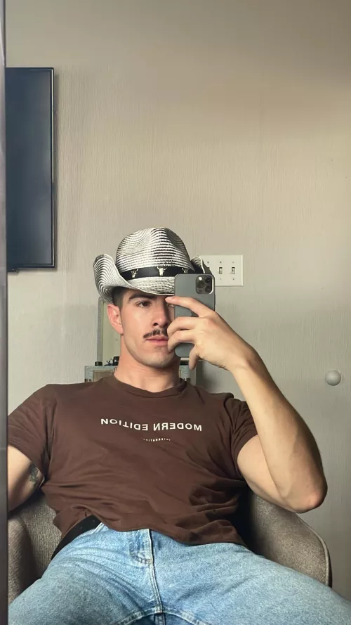 Giddy’Up by utmscljck