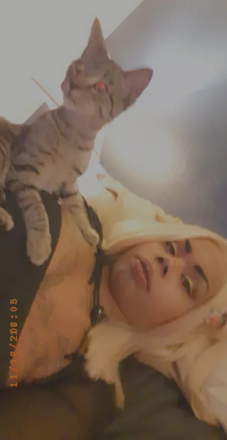 Gigi about to take off and beat his sister.