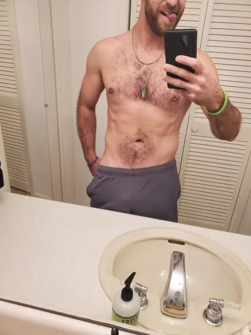 Giodmorning! 32 year old single father 😁 by RelativeAide2280