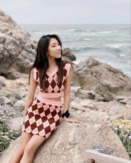 Girl by the sea by FlyingDoe189