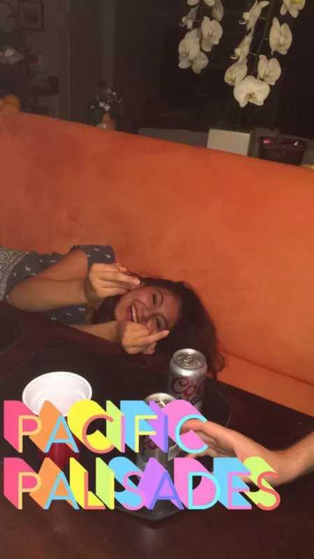 girl just moved to LA by u/motco by LersWbap