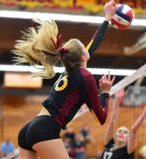 girl showing short by brassuka