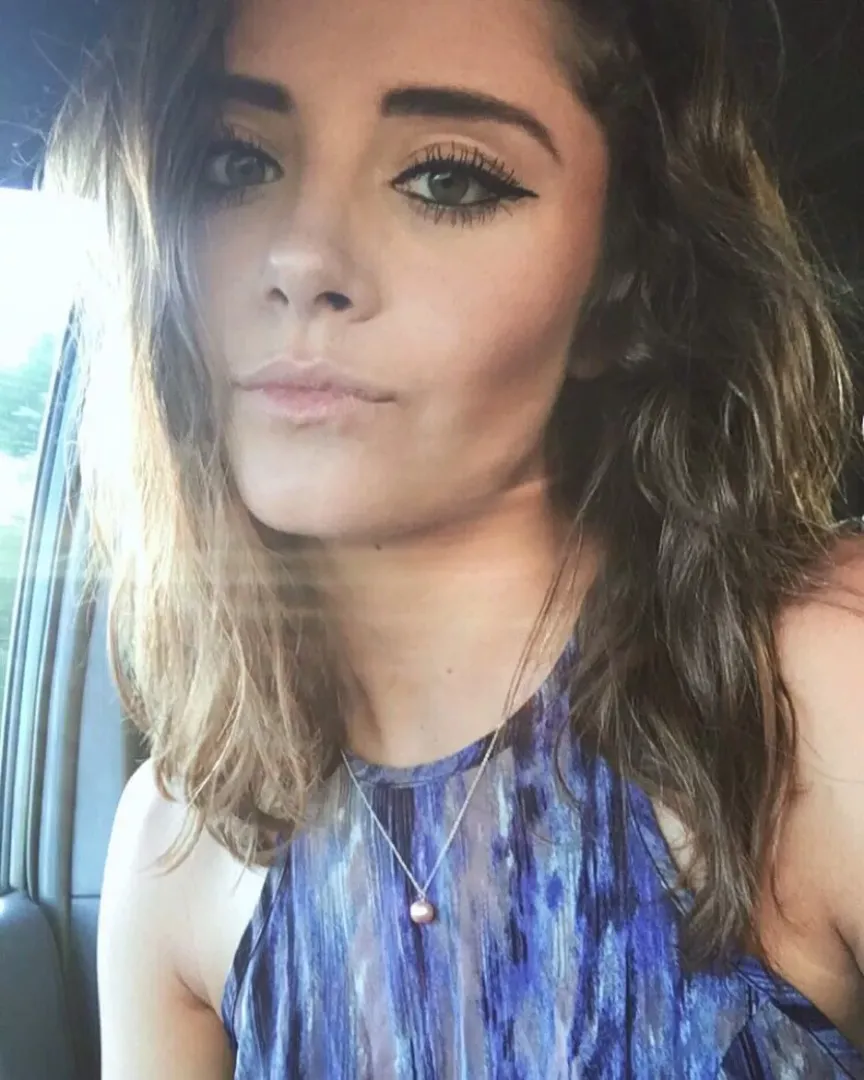 Girl taking a Car Selfie posted by WarmObserver