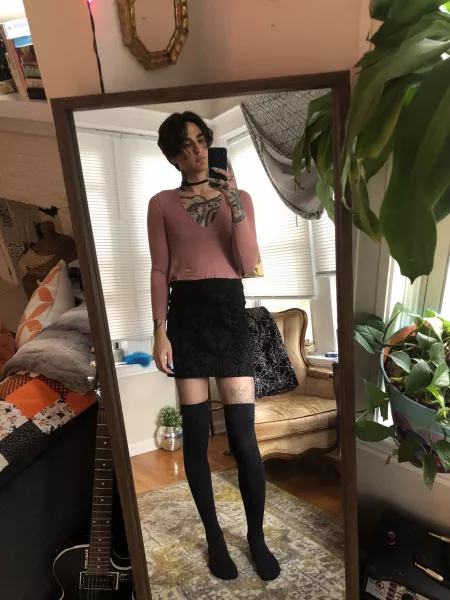 girlfriend did my nails today :) by cherycola