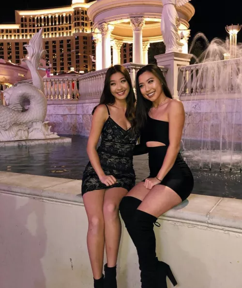 Girlfriends. by pleinvent1977