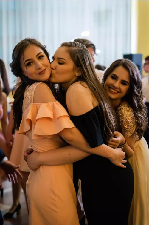 Girls night by 3ruhus