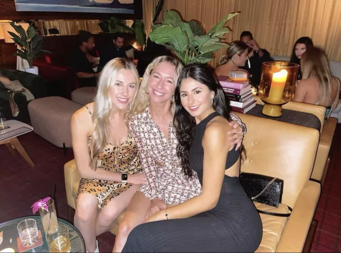 Girl’s Night by crunchbacca