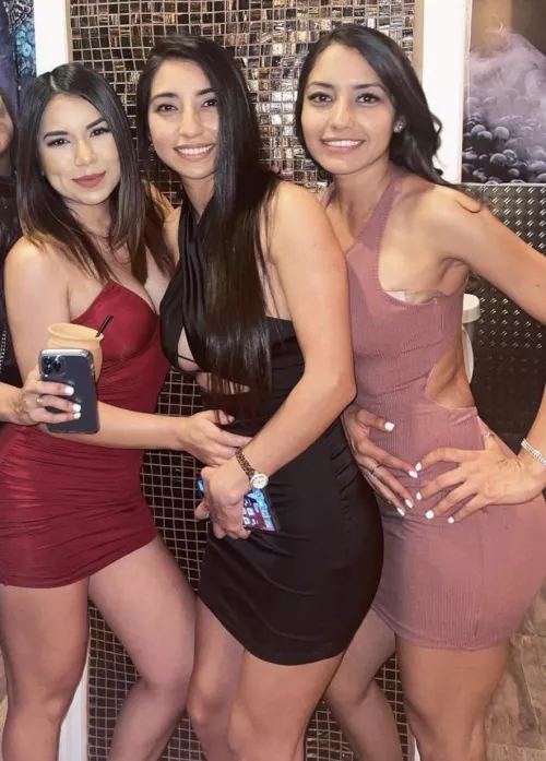 Girls Night Out by yunaX2