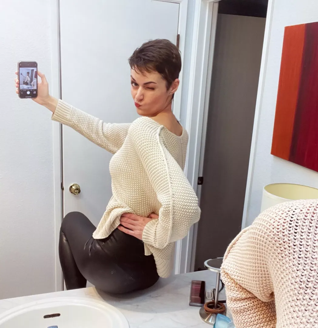 Girls night out tonight![F38] posted by masha_nova