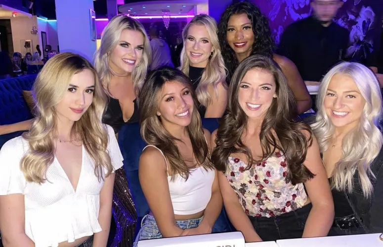 Girls Night Out by yunaX2