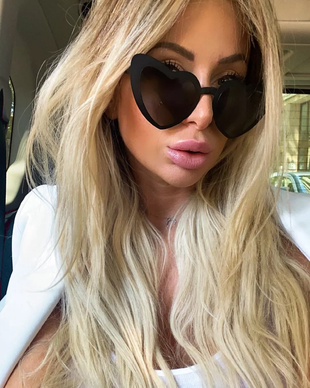 giuliacobez posted by gooningaccount