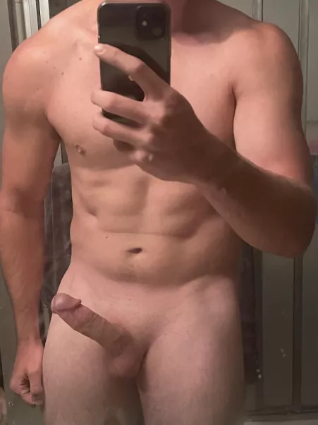 Give an ⬆️ if you’d let me hit you from behind :) (20) by STL_BiBull