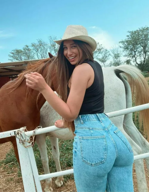 give her a rate? IRTR by EmilSenpai