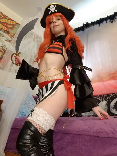 Give me the booty!!! by rellybelly17