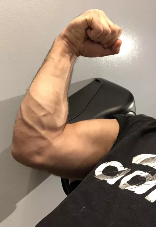 Give my forearm a squeeze? 😇 by TristanMoreau